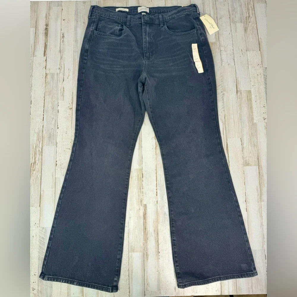 Universal Thread Women's High-Rise Flare Jeans Black Denim Size 16R Short NWT - Picture 3 of 12